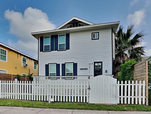 Front of property - Blue Lagoon by Ryson Vacation Rentals (Galveston)