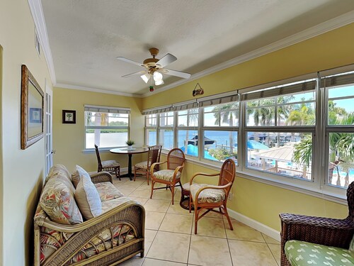 Barefoot Beach Resort B-201 by Distinctive Beach Rentals