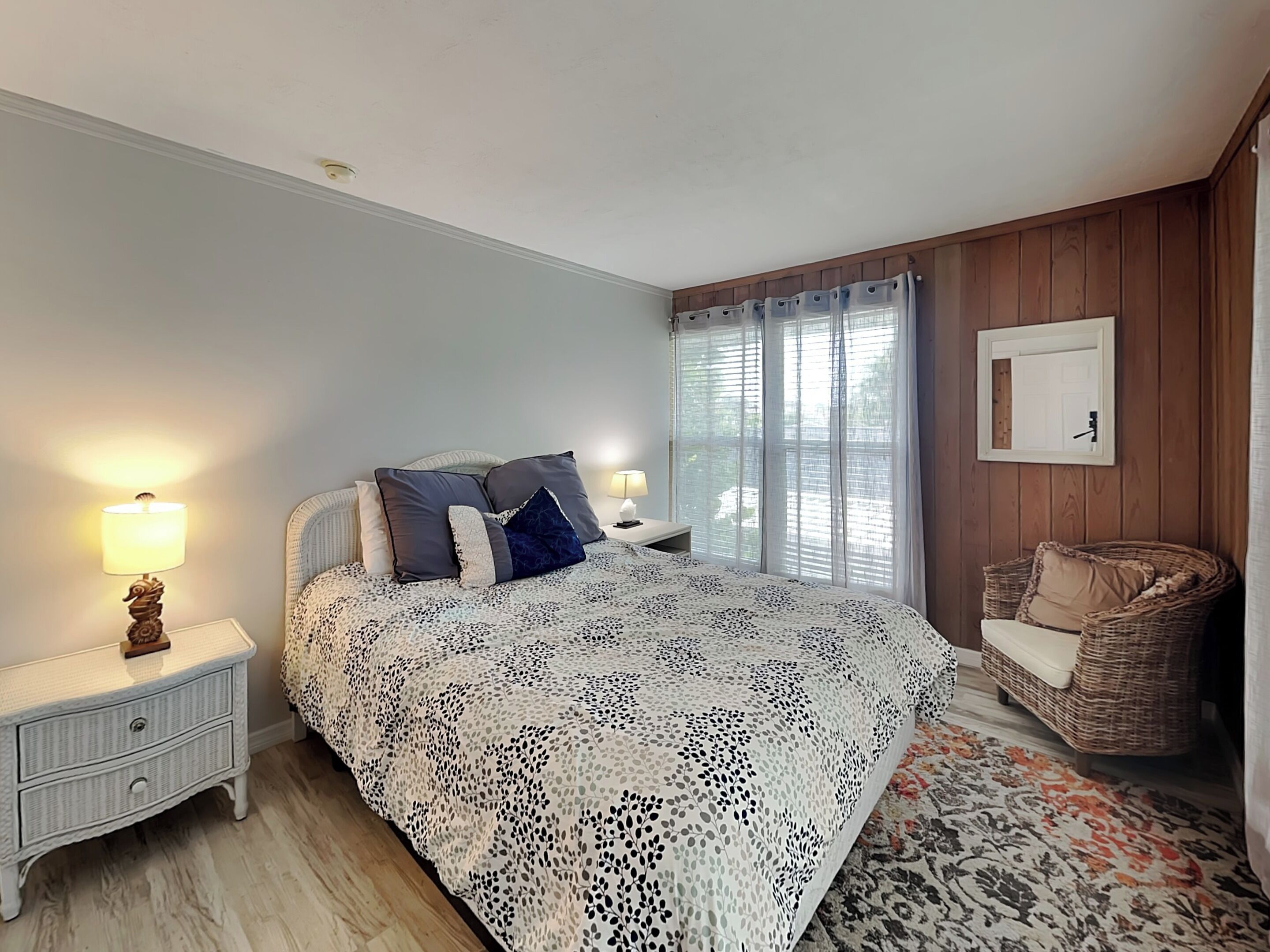 2 bedrooms, individually decorated, individually furnished, bed sheets