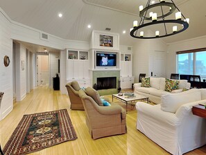 House (3 Bedrooms) | Miscellaneous - The Beachside Villa by Ryson Vacation Rentals (Galveston)