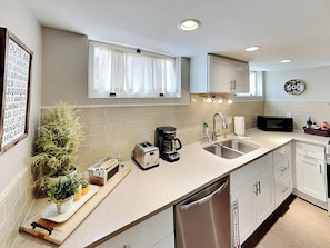 Condo (1 Bedroom) | Property amenity