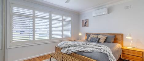 3 dormitorios, tabla de planchar con plancha, wifi gratis y ropa de cama