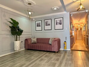 52–tuumainen äly-TV, jossa digitaalikanavat