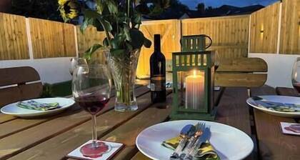 Central twin bed apartment