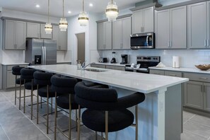 Mikrowelle, Ofen, Herdplatte, Geschirrspüler