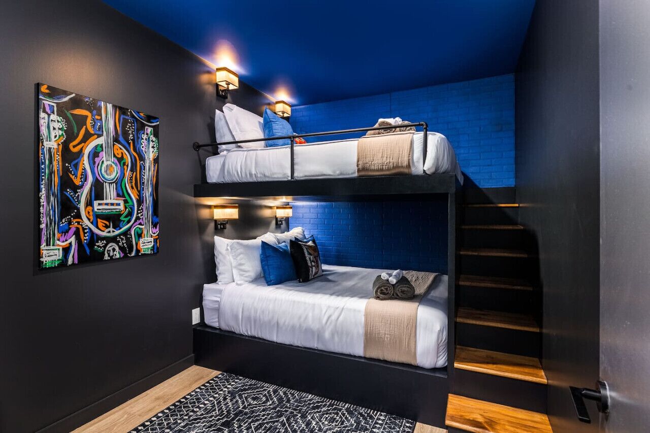 4 habitaciones, tabla de planchar con plancha y wifi gratis 