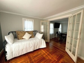 3 chambres, fer et planche à repasser, Wi-Fi gratuit, draps fournis