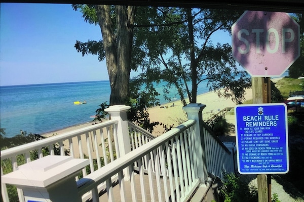 بالقرب من الشاطئ