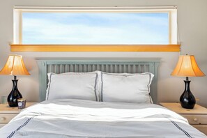 3 slaapkamers, een strijkplank/strijkijzer, gratis wifi, beddengoed