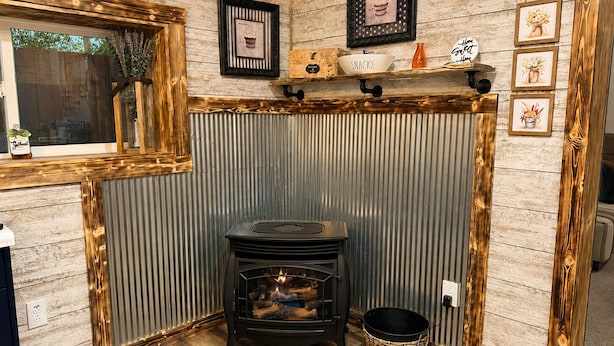 Interior - Gingerbread Retreat/Renovated Vintage Home, Fenced Yard, Pet Friendly, Sleeps 10 (Walden)
