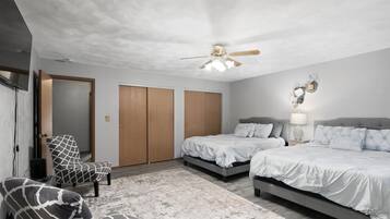 3 bedrooms, desk, iron/ironing board, WiFi