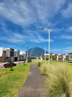 Property grounds - Hause Beautiful Private Residencial Nueva San Miguel AC, WIFI (San Miguel)