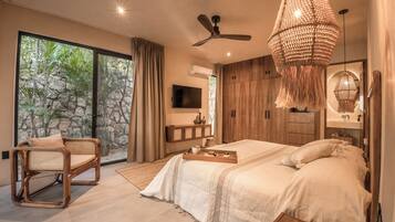 4 bedrooms, in-room safe, desk, iron/ironing board