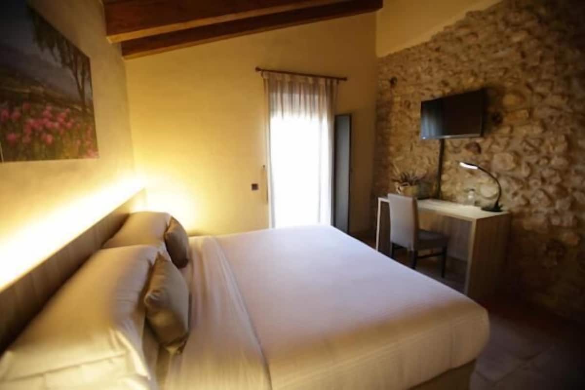 Comfort Double Room, Garden View | In-room safe, soundproofing, free WiFi