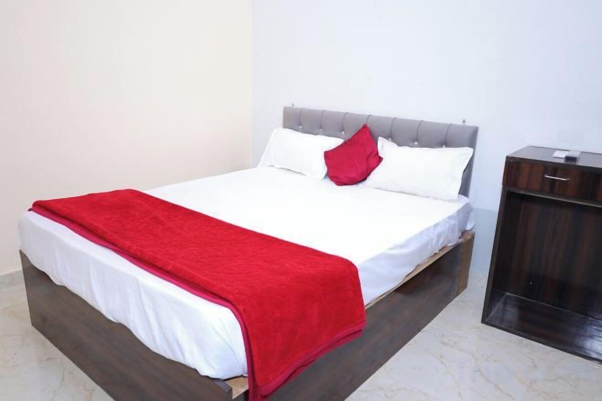 Rúmföt af bestu gerð, rúm með memory foam dýnum, skrifborð
