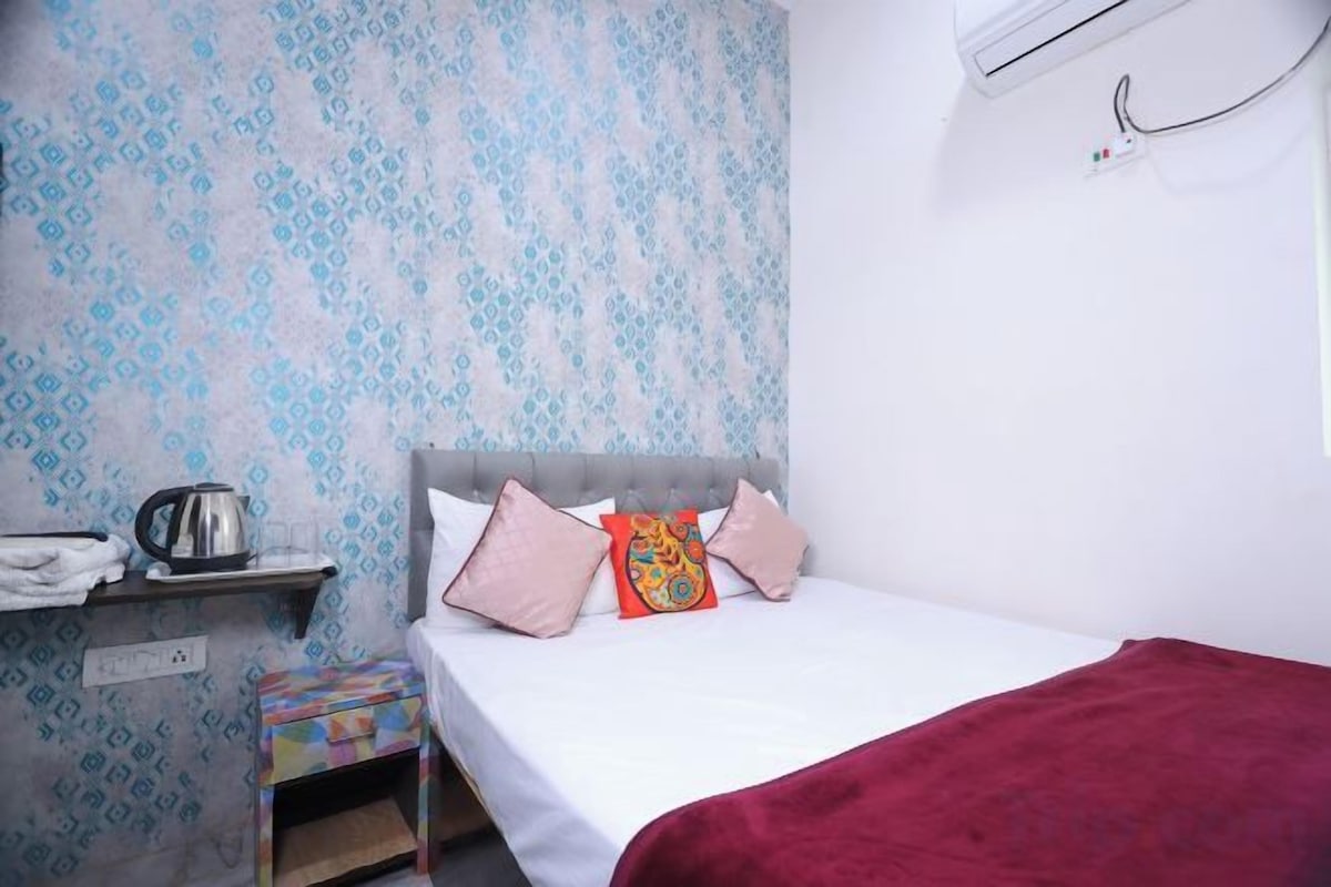 Premium bedding, memory-foam beds, desk, free WiFi