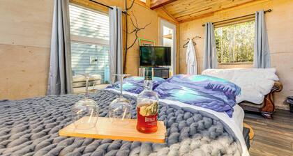 Delta Junction Retreat w/ Northern Lights Cabin!
