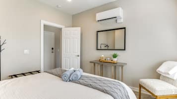 2 bedrooms, internet, bed sheets