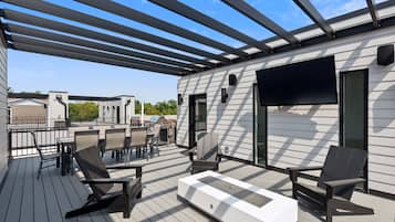 تناول الطعام بالخارج