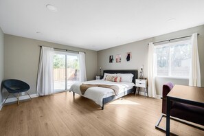 5 chambres, fer et planche à repasser, Wi-Fi, draps fournis