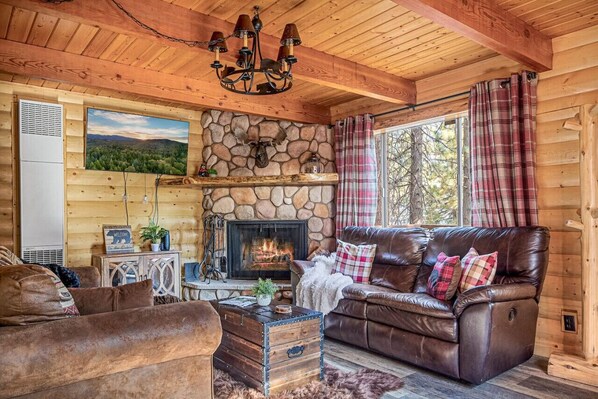 Smart TV, fireplace, video games