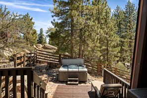 Bañera de hidromasaje al aire libre