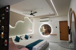 Desk, free WiFi - HOTEL RAJ PALACE (Amreli)