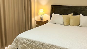Deluxe Double Room | Desk, laptop workspace, free WiFi
