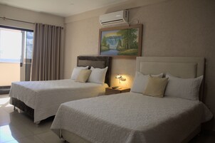 Deluxe Twin Room | Desk, laptop workspace, free WiFi