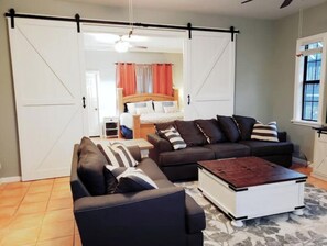 2 chambres, fer et planche à repasser, Wi-Fi gratuit, draps fournis