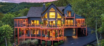 Incredible Year-Round Views.HGTV Design.HotTub.Theater.Sauna.Rec Room.Arcades