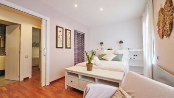 3 slaapkamers, een strijkplank/strijkijzer, wifi, beddengoed