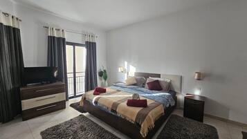 3 quartos, ferros/tábuas de passar roupa, Wi-Fi, roupa de cama