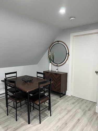 Hidden Gem 1-bedroom apartment in wonderful Old Orchard Beach with WiFi, AC