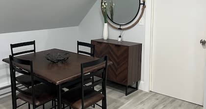 Hidden Gem 1-bedroom apartment in wonderful Old Orchard Beach with WiFi, AC