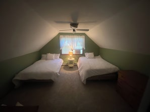 3 chambres, fer et planche à repasser, Wi-Fi gratuit, draps fournis