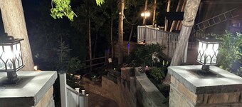 Cozy Private Waterfront Cottage at Lake Simcoe