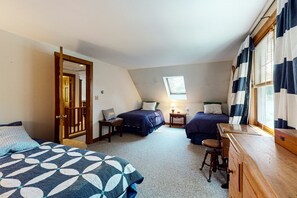 6 slaapkamers, een strijkplank/strijkijzer, internet, beddengoed