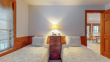 2 chambres, fer et planche Ă repasser, accĂšs Internet, draps fournis