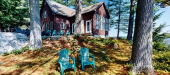 Tranquil Lakefront Retreat with large outdoor patio, beach and Stunning Views