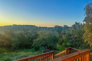 Property grounds - Cozy home, 2bedroom and a loft near Natural Bridge Caverns & Hilltop Views (Spring Branch)