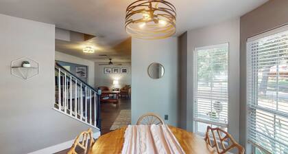 Charming Two Story home w/ Gulf Views, Pier & Boat Ramp within walking distance