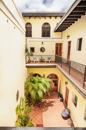 Terrace/patio - Romantic Getaway in the Heart of Old San Juan (San Juan)