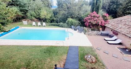 Au cĆur du vignoble, Chai 6 pers avec piscine