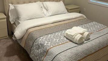 Desk, iron/ironing board, travel cot, WiFi