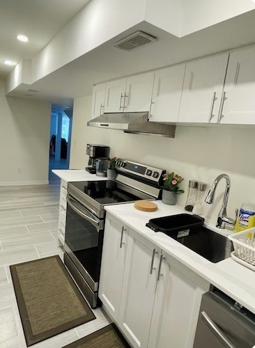 New, Clean and Comfortable Apartment with Private Entrance. 