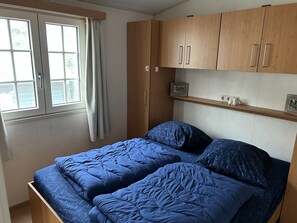 2 bedrooms