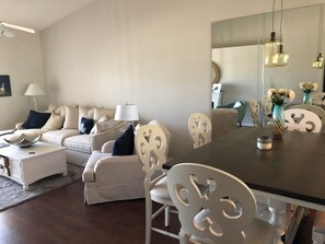 Smart TV - For Golfers, Cozy 2-bedroom condo with Den, Class A Membership at Tara GC Club (Bradenton)