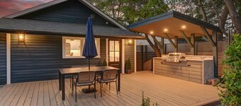 The Indigo - 2BR w/Hot Tub & Outdoor Space