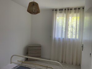 2 dormitorios, tabla de planchar con plancha, wifi y ropa de cama